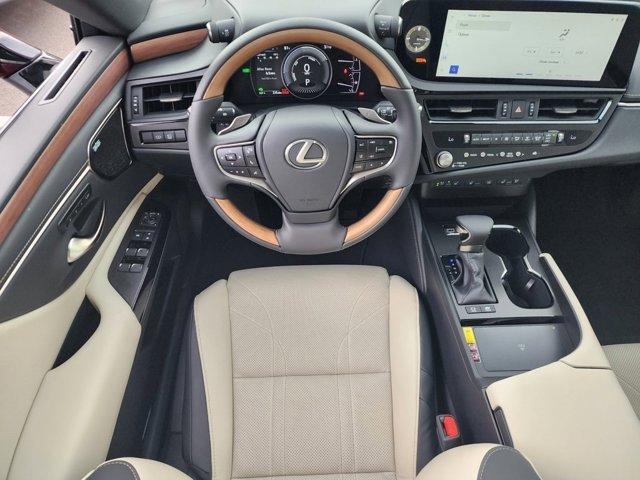 Thumbnail image of 2025 Lexus ES 300h at LexusRivercenter of Covington, KY