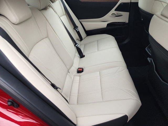 Thumbnail image of 2025 Lexus ES 300h at LexusRivercenter of Covington, KY