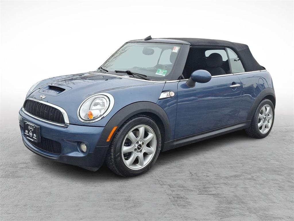 Thumbnail image of 2010 MINI Cooper at Lynnes Nissan City Inc