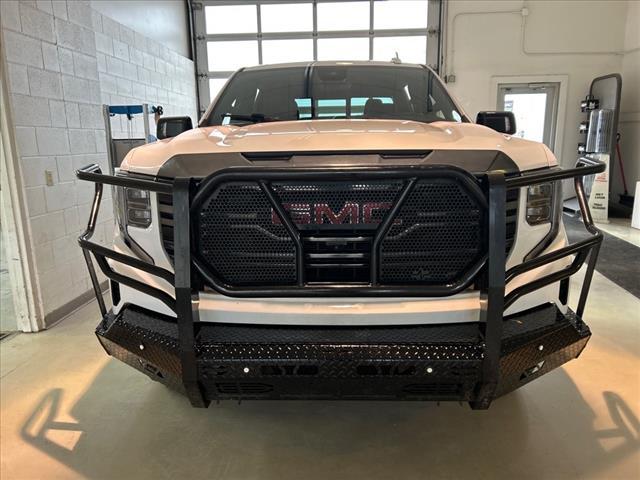 Thumbnail image of 2023 GMC Sierra 1500 at Janzen Gmc