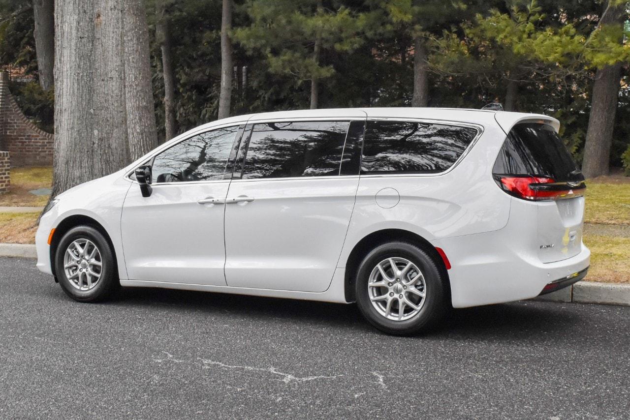 Thumbnail image of 2025 Chrysler Pacifica at Import Masters