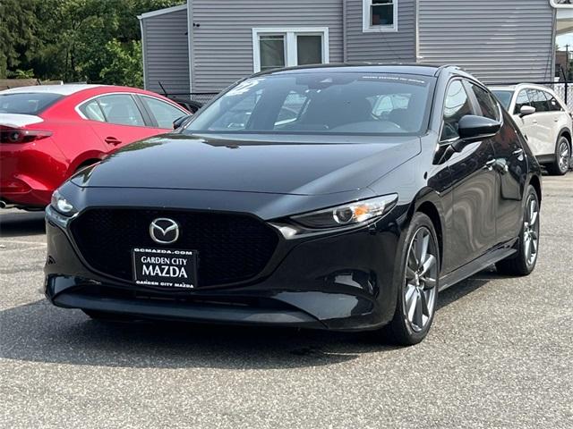 Thumbnail image of 2022 Mazda Mazda3 Hatchback at Garden City Mazda