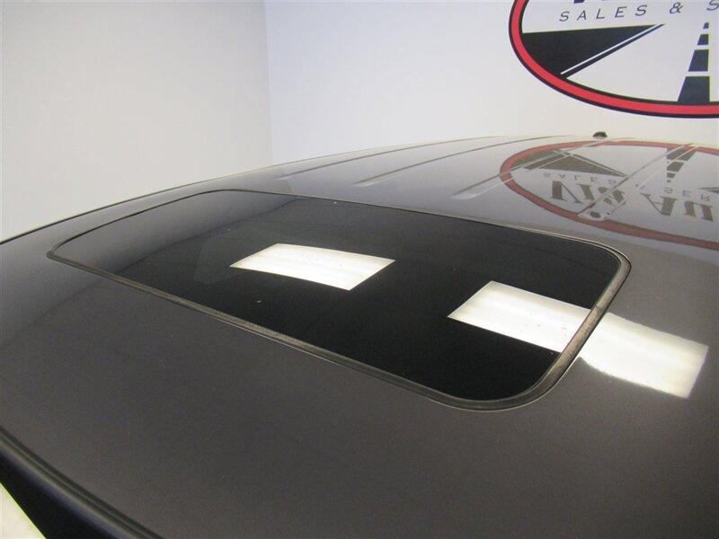 Thumbnail image of 2013 Honda Odyssey at Via Auto Sales