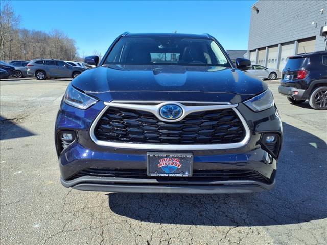 Thumbnail image of 2021 Toyota Highlander Hybrid at Toyota Universe