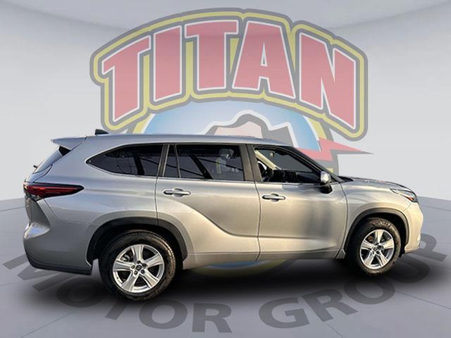Thumbnail image of 2023 Toyota Highlander at Toyota of Bay Ridge Brooklyn