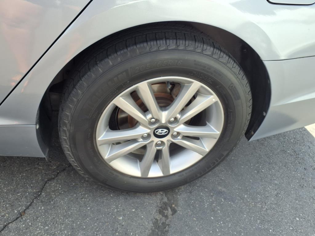 Thumbnail image of 2016 Hyundai SONATA at 9th Street Auto Inc.