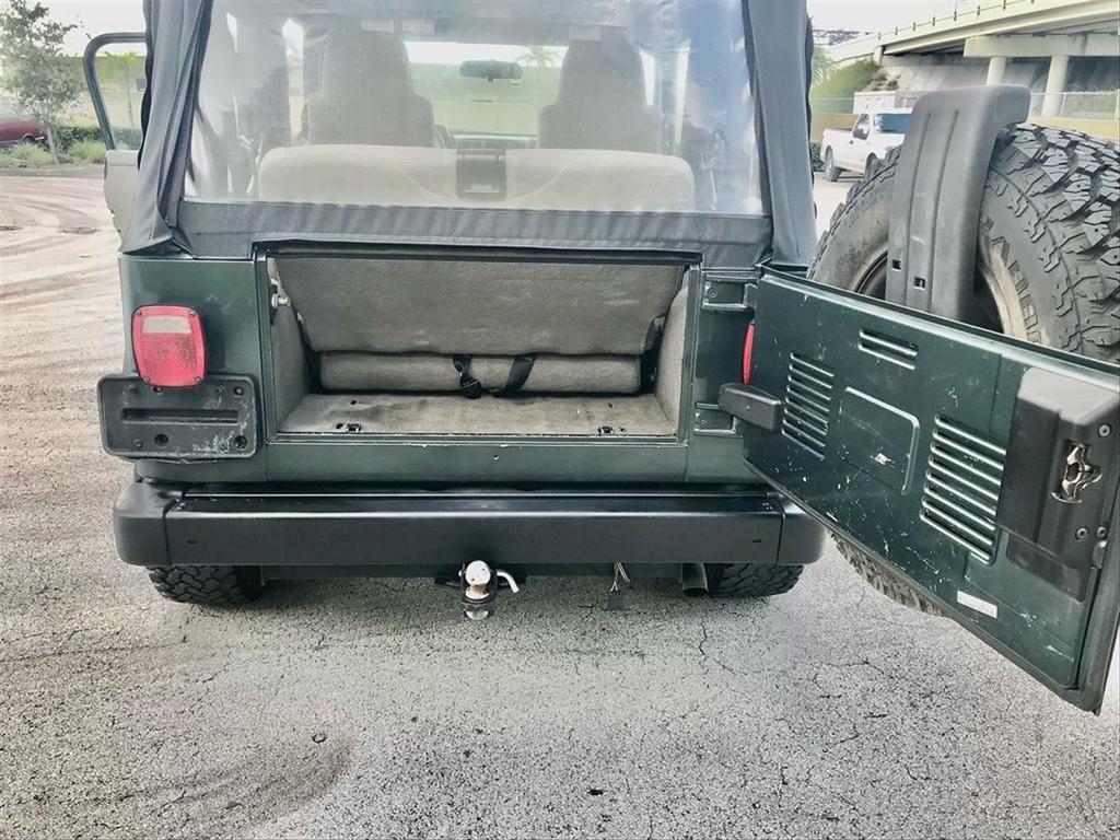 Thumbnail image of 2004 Jeep Wrangler at Pristine Auto Brokers