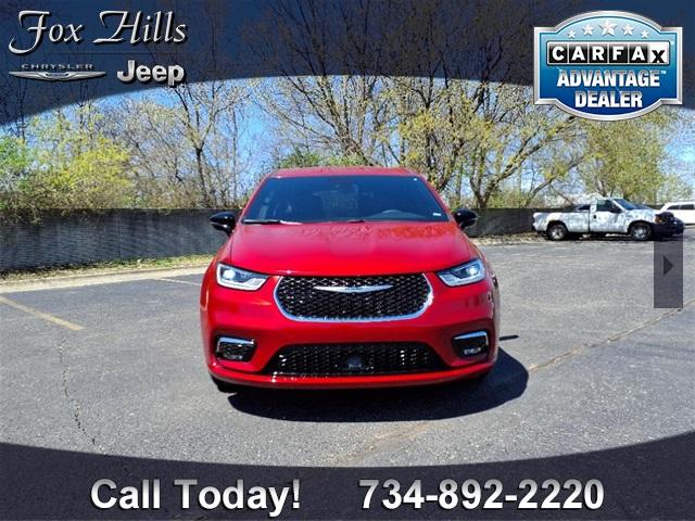 Thumbnail image of 2025 Chrysler Pacifica at Fox Hills Chrysler Jeep