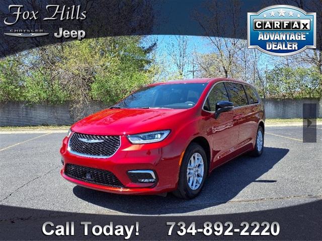 Thumbnail image of 2025 Chrysler Pacifica at Fox Hills Chrysler Jeep