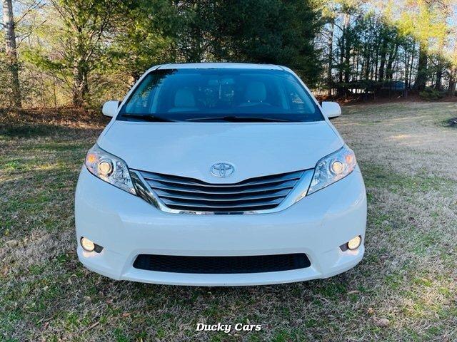 Thumbnail image of 2016 Toyota Sienna at Ducky Cars