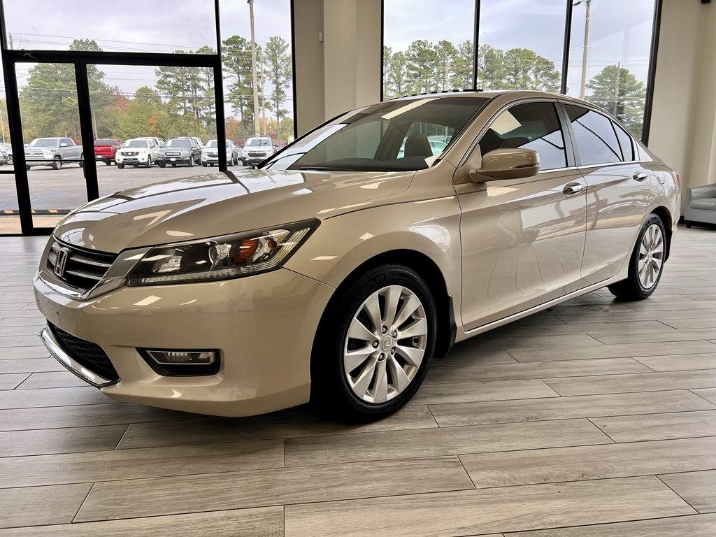 Thumbnail image of 2013 Honda Accord at DIXIE MOTORS INC.