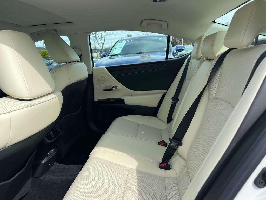Thumbnail image of 2022 Lexus ES 350 at Advantage Hyundai Genesis of North Shore