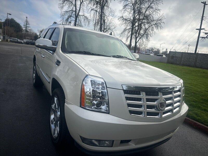 Thumbnail image of 2009 Cadillac Escalade at Discover Auto Sales