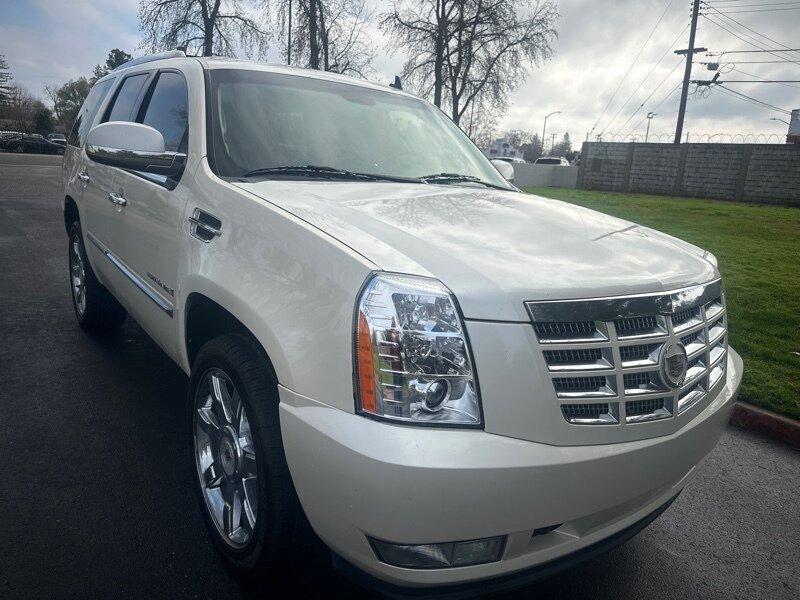 Thumbnail image of 2009 Cadillac Escalade at Discover Auto Sales