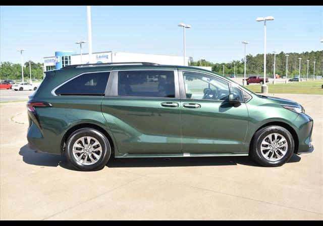 Thumbnail image of 2023 Toyota Sienna at Loving Toyota