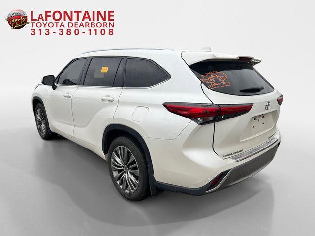 Thumbnail image of 2021 Toyota Highlander at LaFontaine Toyota Kia Genesis of Dearborn