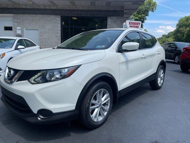 Thumbnail image of 2017 Nissan Rogue Sport at Knight Motors, LP