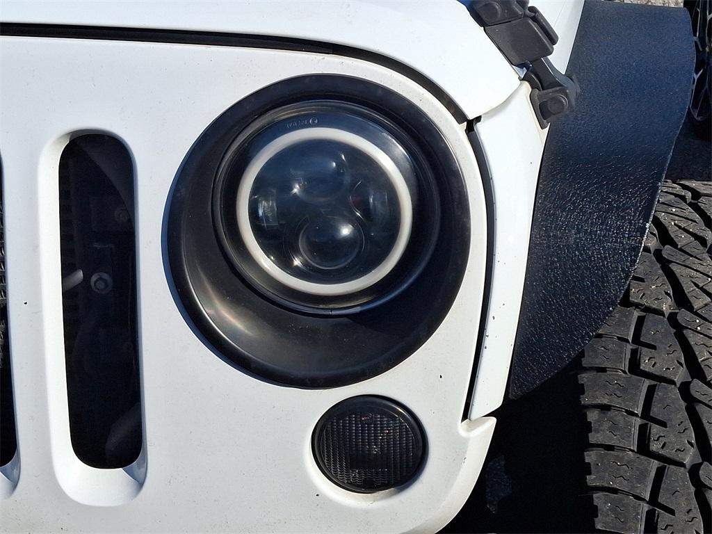 Thumbnail image of 2017 Jeep Wrangler Unlimited at Lynnes Nissan City Inc