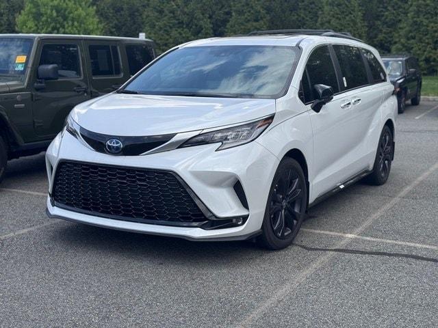 Thumbnail image of 2023 Toyota Sienna at Rossi Chrysler Dodge Jeep Ram