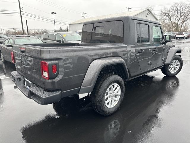 Thumbnail image of 2023 Jeep Gladiator at Golling Chrysler Dodge Jeep Ram of Roseville