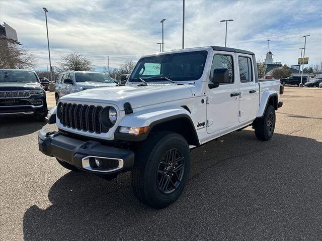 Thumbnail image of 2024 Jeep Gladiator at Blackburn Motor Co
