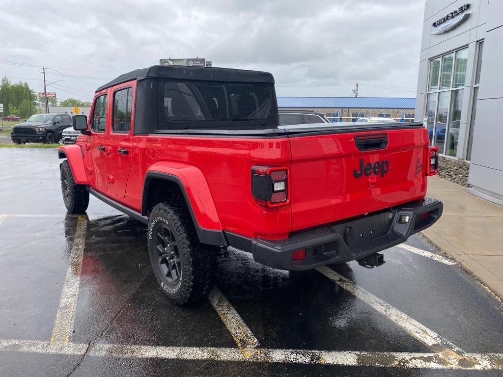 Thumbnail image of 2024 Jeep Gladiator at Fredonia Chrysler, Dodge & Jeep