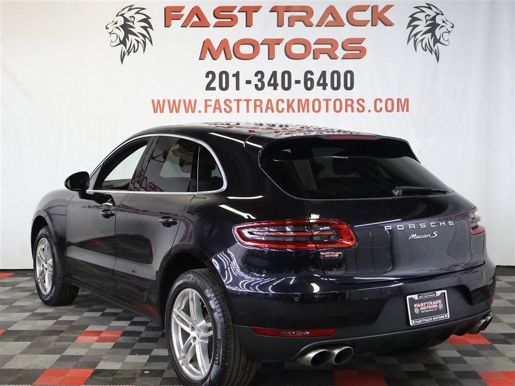 Thumbnail image of 2016 Porsche Macan at Fast Track Motors