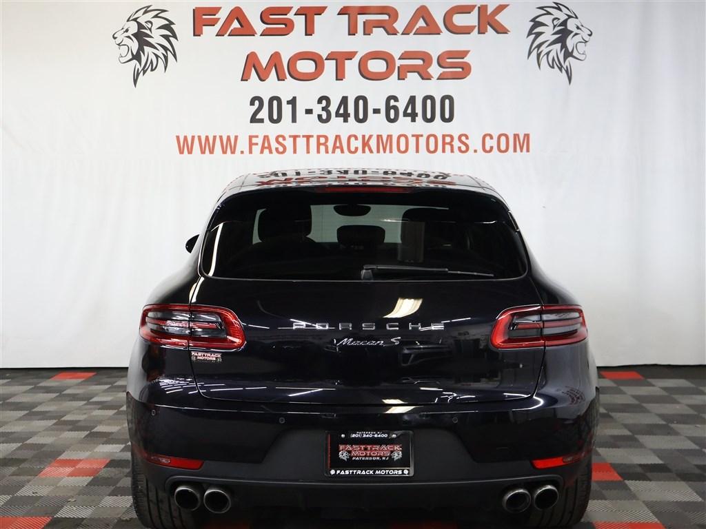 Thumbnail image of 2016 Porsche Macan at Fast Track Motors