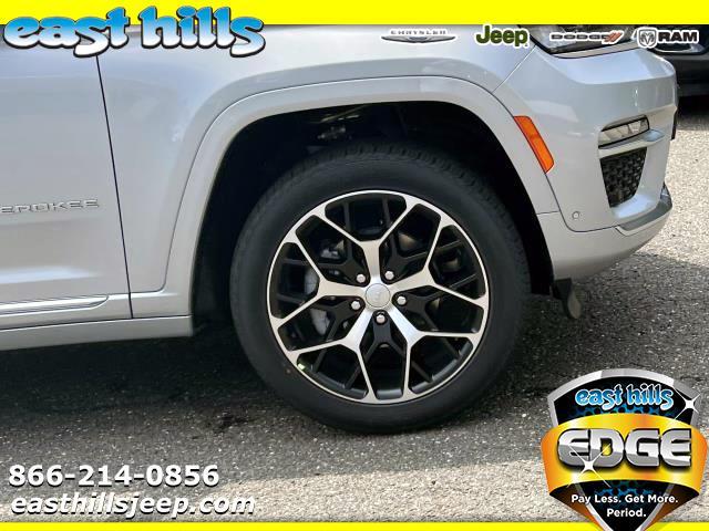 Thumbnail image of 2023 Jeep Grand Cherokee at East Hills Chrysler Jeep Dodge