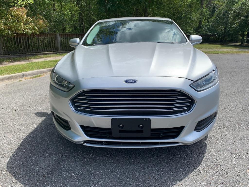 Thumbnail image of 2016 Ford Fusion at KC United Auto, LLC