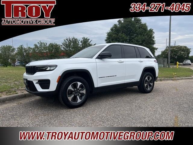 Thumbnail image of 2022 Jeep Grand Cherokee at Troy Automotive Group