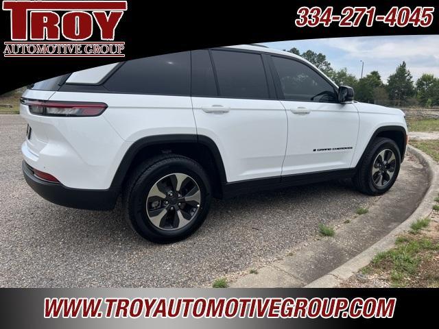 Thumbnail image of 2022 Jeep Grand Cherokee at Troy Automotive Group