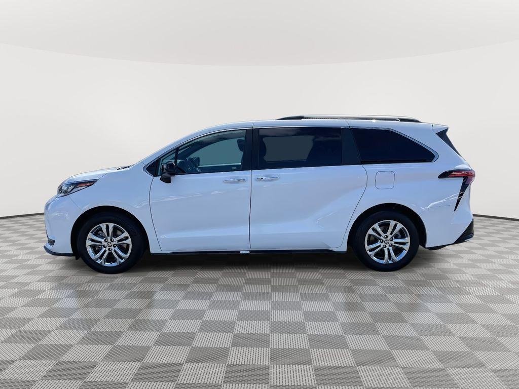 Thumbnail image of 2023 Toyota Sienna at Empire Toyota of Huntington
