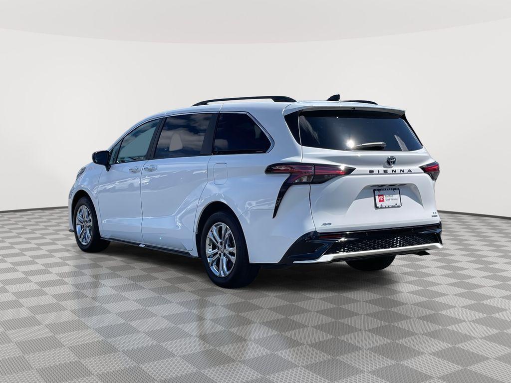 Thumbnail image of 2023 Toyota Sienna at Empire Toyota of Huntington