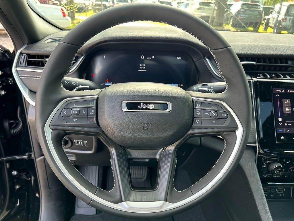 Thumbnail image of 2024 Jeep Grand Cherokee at Kendall Dodge Chrysler Jeep Ram