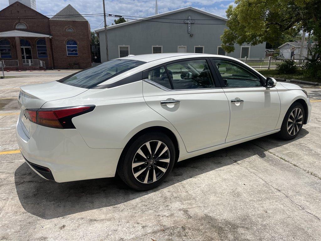 Thumbnail image of 2019 Nissan Altima at Sign & Drive Motors