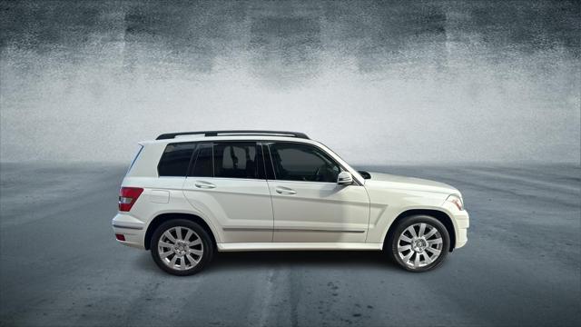 Thumbnail image of 2012 Mercedes-Benz GLK at Car Connection Superstore