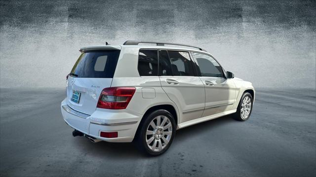 Thumbnail image of 2012 Mercedes-Benz GLK at Car Connection Superstore