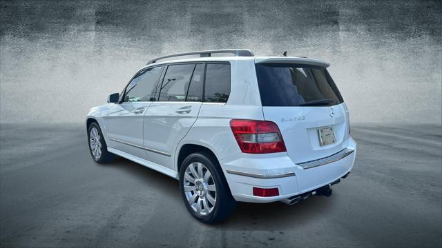 Thumbnail image of 2012 Mercedes-Benz GLK at Car Connection Superstore