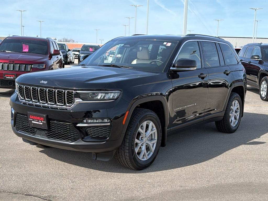 Thumbnail image of 2023 Jeep Grand Cherokee at Gandrud Motor Company