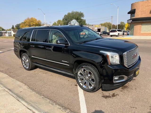Thumbnail image of 2016 GMC Yukon XL at Creighton Auto & Body Shop