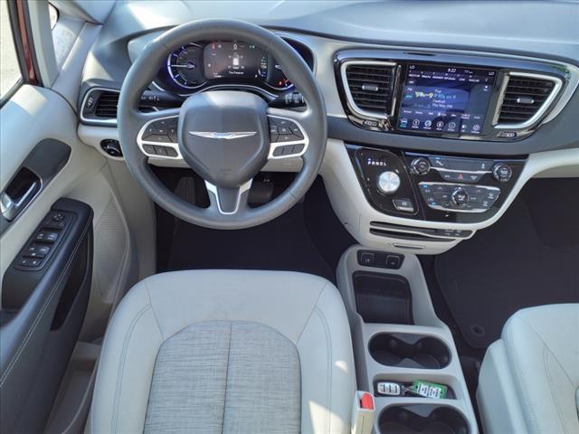 Thumbnail image of 2018 Chrysler Pacifica Hybrid at Serra Buick Gmc Champaign