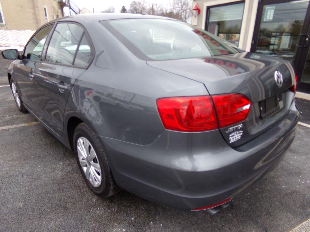Thumbnail image of 2013 Volkswagen Jetta at DON WALLENCE AUTO SALES INC