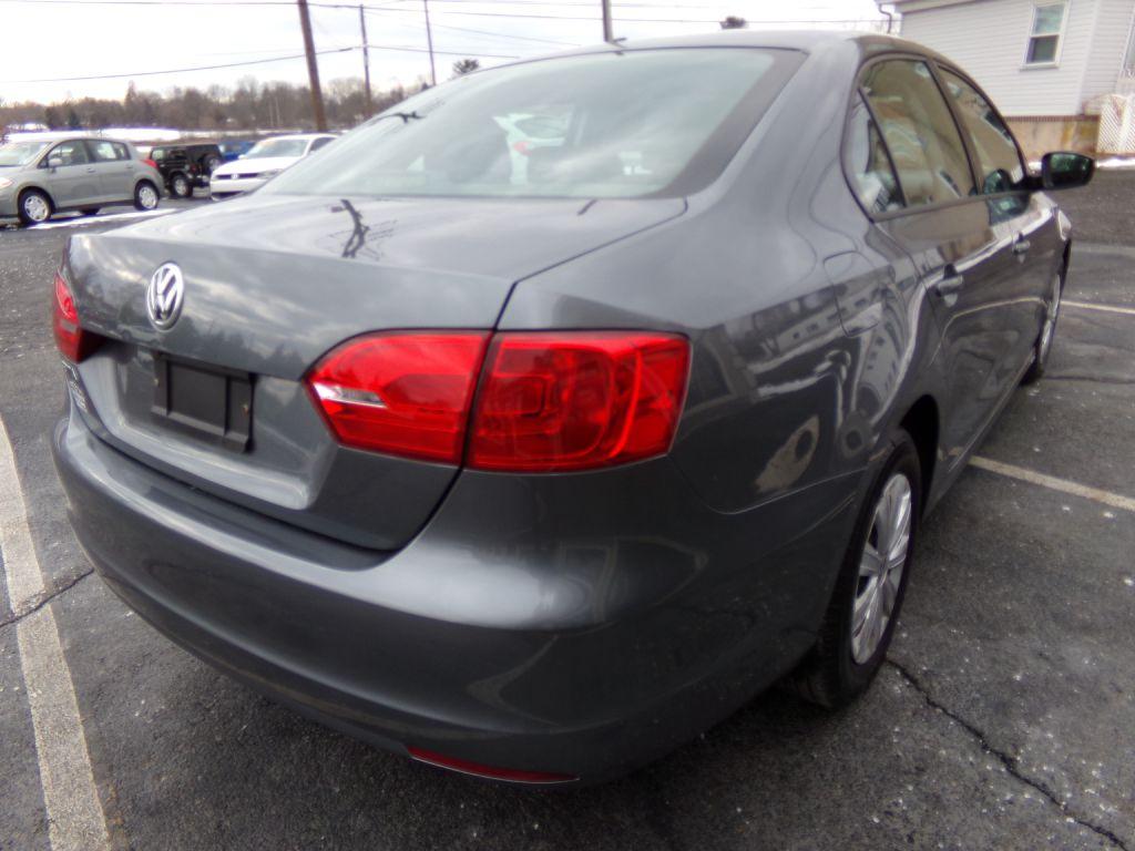 Thumbnail image of 2013 Volkswagen Jetta at DON WALLENCE AUTO SALES INC