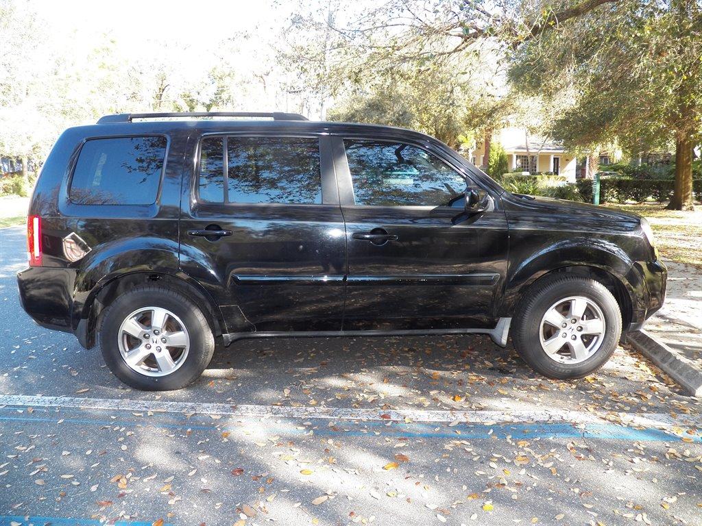 Thumbnail image of 2010 Honda Pilot at Pidi Auto Sales, Inc