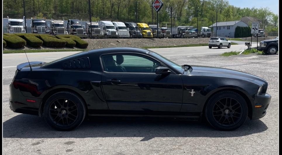 Thumbnail image of 2014 Ford Mustang at Caruzin Autohub