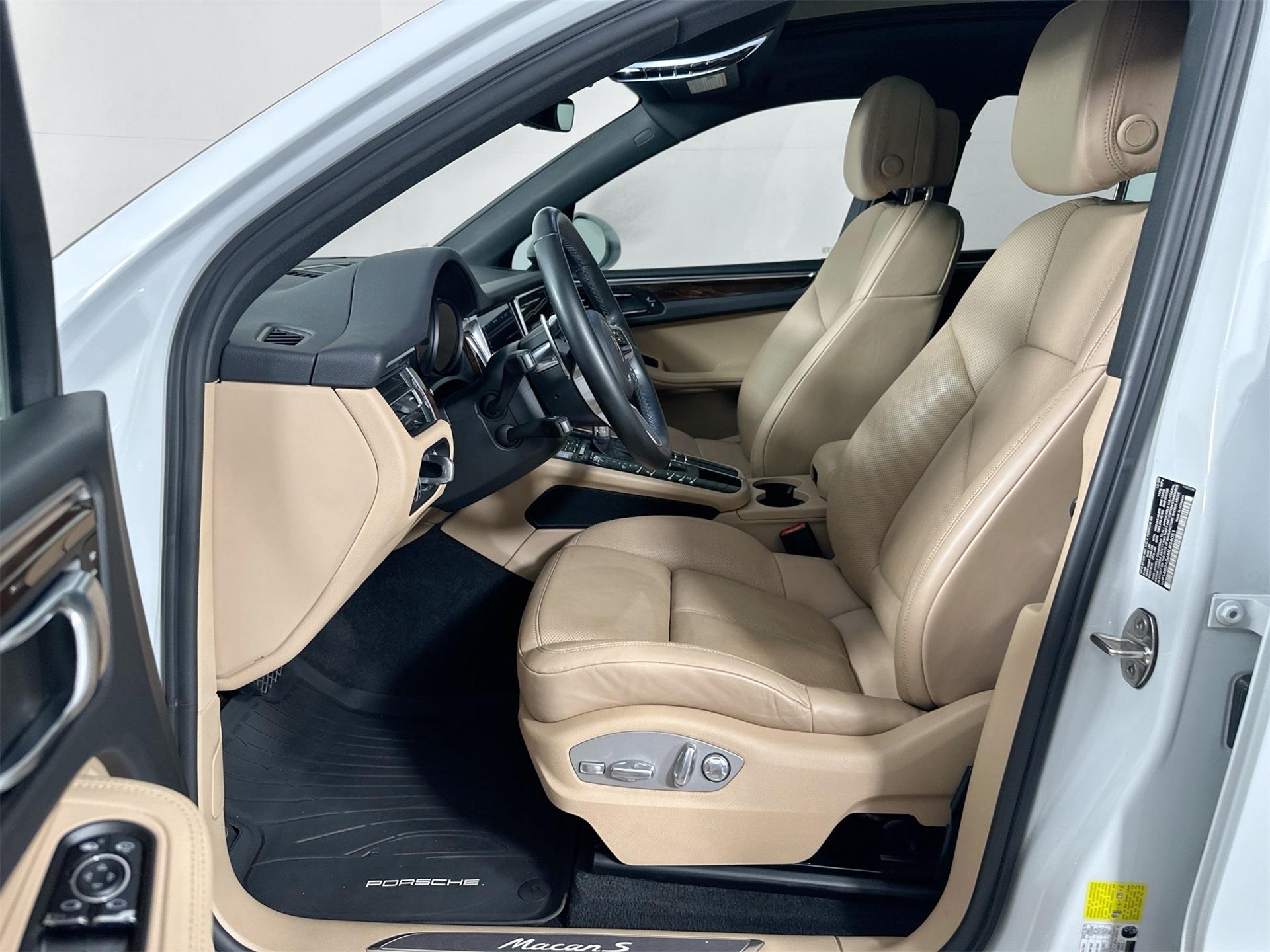Thumbnail image of 2021 Porsche Macan at Autobahn Porsche Fort Worth