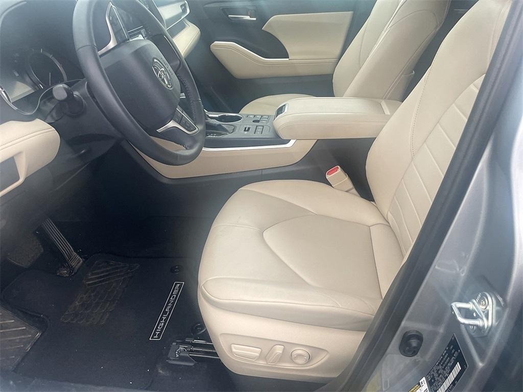 Thumbnail image of 2024 Toyota Highlander at Miracle Buick GMC Cadillac of Kutztown