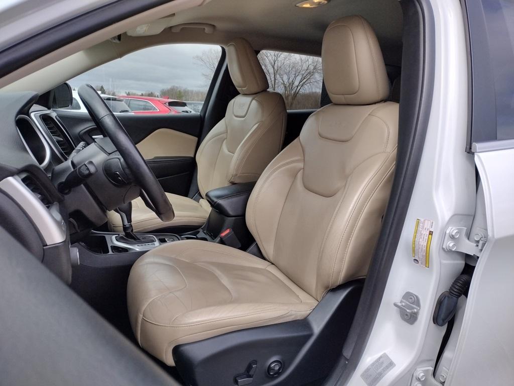 Thumbnail image of 2017 Jeep Cherokee at Grand Blanc Mitsubishi