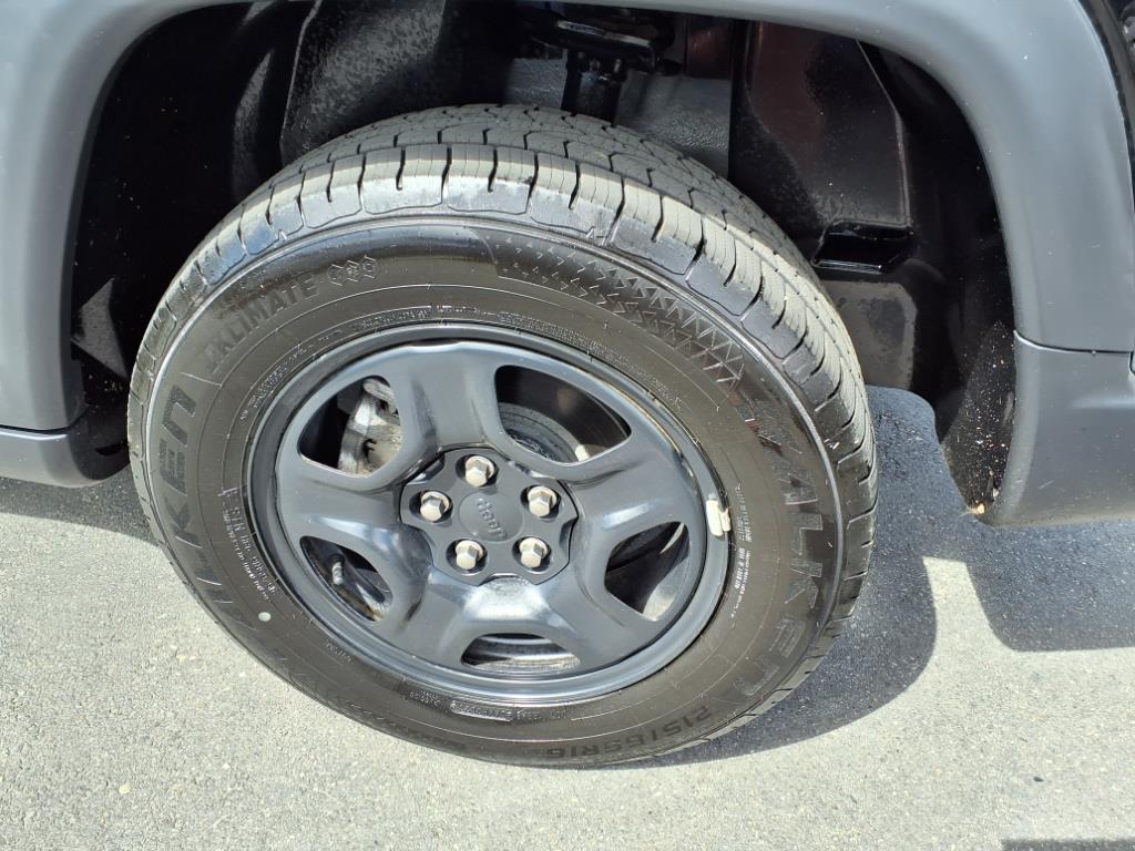 Thumbnail image of 2018 Jeep Compass at 9th Street Auto Inc.